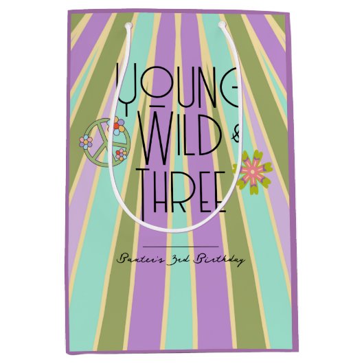 ヤング、ワイルド、および3 |誕生日抱き枕 |ツール ミディアムペーパーバッグ (正面)