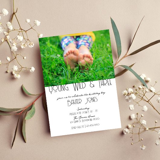 ヤング、ワイルド、および3 | B-Dayフォト招待状 |色 招待状
