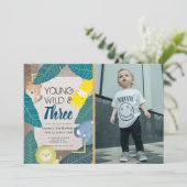 ヤング ワイルド & スリー サファリ 動物の写真 誕生日 招待状 (スタンド正面)