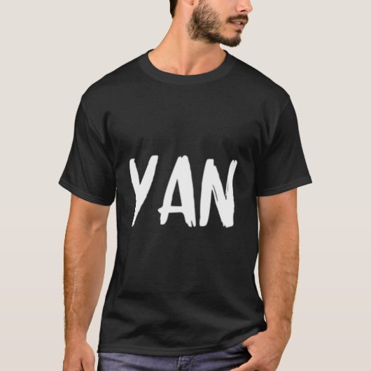 ヤンパラナ文字中国の誕生日またはスポーツ中国 Tシャツ (正面)