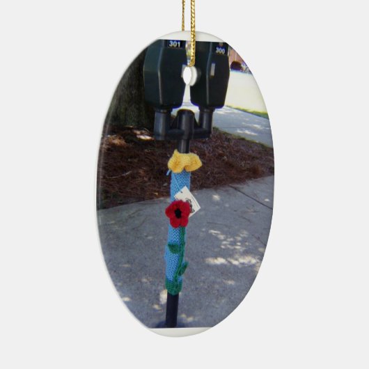 ヤーンによって爆撃されるパーキングメーターのオーナメント セラミックオーナメント (右)