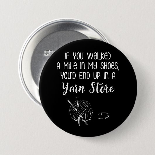 ヤーンの店のおもしろいな編み物及びかぎ針編み 缶バッジ (正面&裏面)
