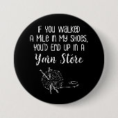 ヤーンの店のおもしろいな編み物及びかぎ針編み 缶バッジ (正面)