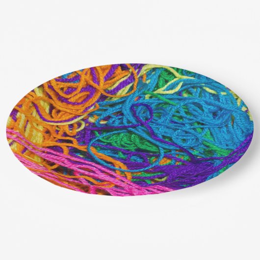 ヤーンタングルズクロチェットと編み物写真 ペーパープレート (アングル)