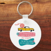 ヤーントラックおもしろい付ヤーナホリック編み物ことわざ キーホルダー (正面)