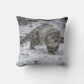 ユキヒョウのカブスのつきまとうこと クッション (正面)