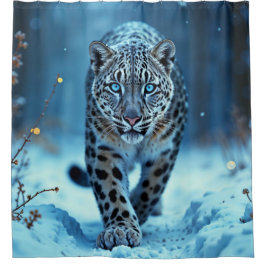 ユキヒョウの威厳のある冬の青い目の捕食者 シャワーカーテン