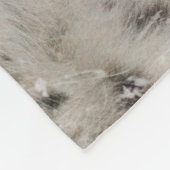 ユキヒョウの抱擁 フリースブランケット (角)