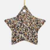 ユタカラフル州のAnt Hill Close Tiny Rocks セラミックオーナメント (正面)