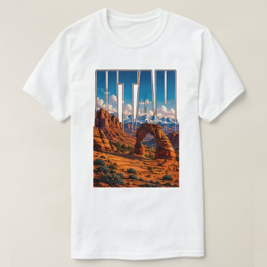 ユタ州の赤い岩のアーチと山の冒険 Tシャツ (デザイン正面)