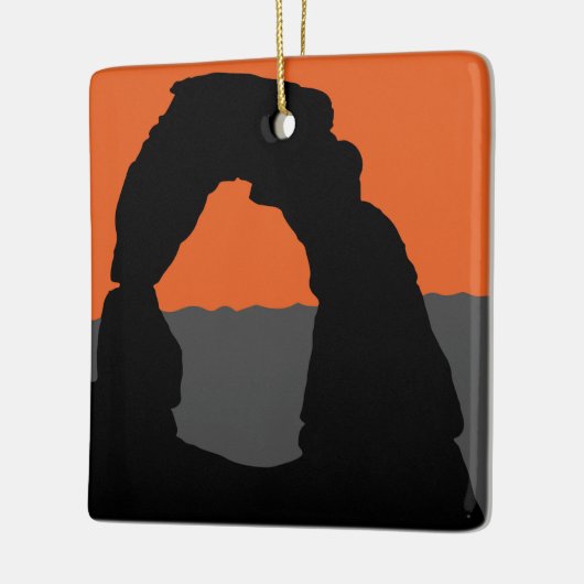 ユタ州アルカス国立公園のデリケートアーチ - アメリカ セラミックオーナメント (左)