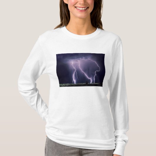 ユタ州ソルトレイクバレー上空の稲妻 Tシャツ (正面)