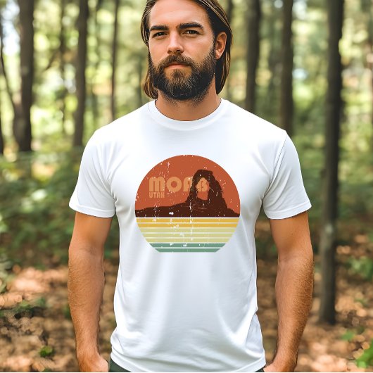 ユタ州モアブ アーチーズ国立公園のヴィンテージサンセット Tシャツ
