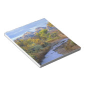 ユタ州.アメリカ。日の出の秋に快適なクリーク。 ノートパッド (アングル)