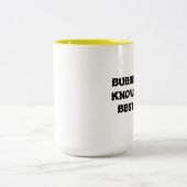 ユダヤ人のマグBUBBIEは祖母のためのベストを知っています ツートーンマグカップ (中央)