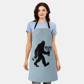 ユダヤ人ビッグフートハヌカーハヌカー（ユダヤ教の祭り）ユーモア笑わされる エプロン (着用した状態)