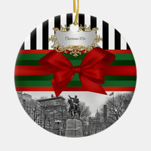 ユニオンスクエアパークウィンターNYC Blk Wht Strpクリスマス#2R セラミックオーナメント (正面)