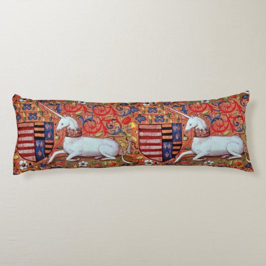 ユニコーンと中世ファンタジーの花，フローラモチーフ ボディピロー (裏面)