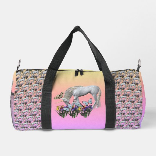 ユニコーンと蝶のパーソナライズされた動物 ダッフルバッグ (裏面)
