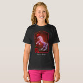 ユニコーンと赤いバラ ファンタジーな馬のアート Tシャツ (正面フル)
