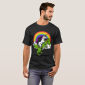 ユニコーンに乗られたティラノサウルス Tシャツ (正面フル)