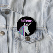 ユニコーンに黒いピンクの円形ボタンを信じて下さい 缶バッジ (インサイチュ)