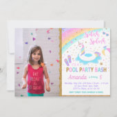 ユニコーンのプールを囲んでのパーティの写真の招待状のピンク及び金ゴールド 招待状 (正面)