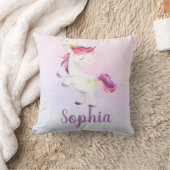 ユニコーンの虹のパーソナライズな一流のピンクの水彩画 クッション (ブランケット)