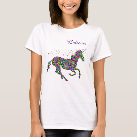 ユニコーンの魔法を信じる女性用Tシャツ Tシャツ (正面)