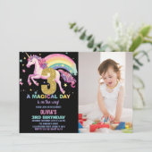 ユニコーンの3歳誕生日招待状 黒 写真付き 招待状 (スタンド正面)