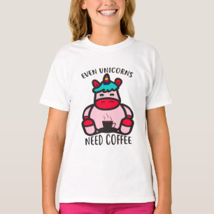 ユニコーンもコーヒーピンクおもしろいのユニコーンが必要 Tシャツ