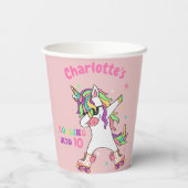 ユニコーンダビングローラスケートで滑る誕生日 紙コップ (裏面)