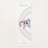 ユニコーンナマステヨガキュートおもしろいパステルネームモノグラム ヨガマット (裏面)