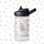 ユニコーンパーソナライズされたダンスパーティーウォーターボトル ウォーターボトル<br><div class="desc">Unicorn Danceパーティーウォーターパーソナライズされた・ボトルで輝く。 ダンスと夢を愛する小さな女の子に最適な、この魅力的なウォーターボトルは魅力的なピンクのと中央のパステルピンクとターコイズのユニコーンストライプを備えている。何カスタマイズの名も付け加え、水和をおもしろいと想像力豊かな経験へと変える。魔法の文字「踊る時間だ、[名前をカスタムする]!」はワミズの余分なtouchを追加する。学校、スポーツ、冒険に理想的な、このウォーターボトルは実用性と魅力パーソナライズされたを兼ね備え、あなたの小さな人のための楽しい贈り物になる。</div>