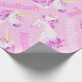 ユニコーンピンクパープパーソナライズされたルの名前と7歳 ラッピングペーパー (角)