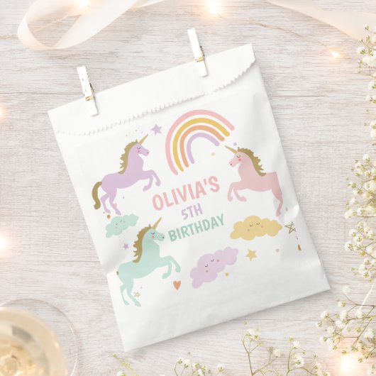 ユニコーンマジカルレインボーお祝いガール誕生日 フェイバーバッグ (クリップ留めされた状態)