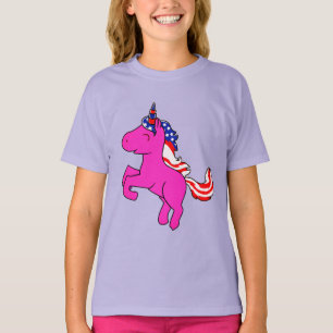 ユニコーン矢ピンク愛国米国国旗のマニアート Tシャツ
