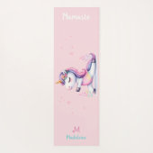ユニコーン虹ヨガポーズカワイエムネームおもしろいモノグラム ヨガマット (裏面)