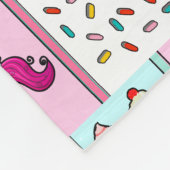 ユニコーン、カップケーキ、かわいい散策をパーソナライズ フリースブランケット (角)