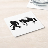 ユニコーン，ビッグフット，ジャッカロープ スクエアペーパーコースター (アングル)