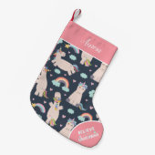 ユニコ信じーンズの青とピンクの女の子のパターンの子 スモールクリスマスストッキング (正面 (吊り時))