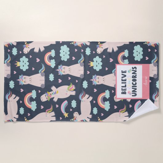 ユニコ信じーンズの青とピンクの女の子のパターンの子 ビーチタオル (正面)