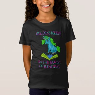 ユニコ信じーンズの魔法読の Tシャツ