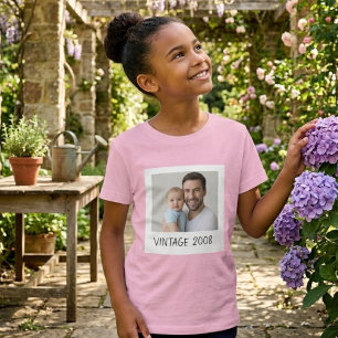 ユニセックス カスタム ビンテージ 写真と年号 Tシャツ