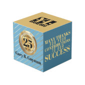 ユニバーサル・マイルストーン従業員のアニバーサリー賞cub フォトキューブ (正面アングル)