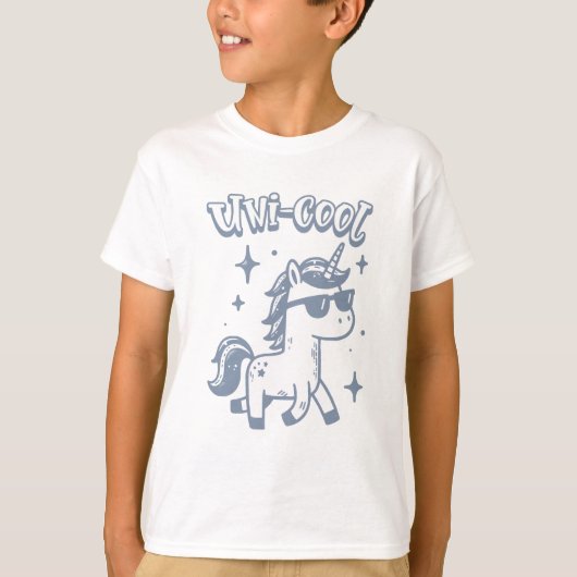 ユニークでクールなユニコーンの楽しいアート Tシャツ (正面)