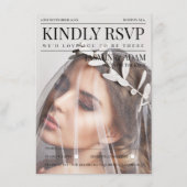 ユニークなマガジン スタイルの編集写真 ウェディング RSVP エンクロージャーカード (正面)