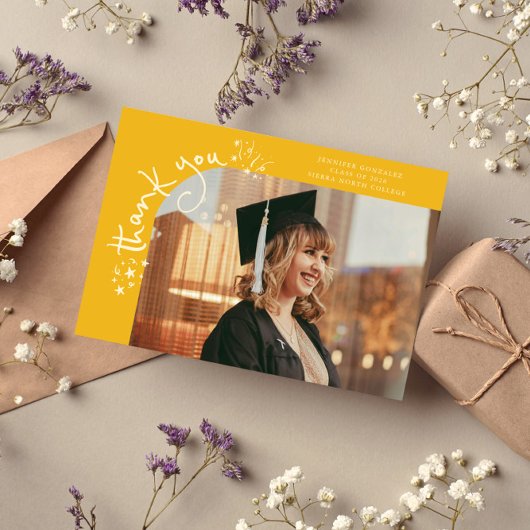 ユニークな星の黄色の卒業写真ありがとうカード 案内状