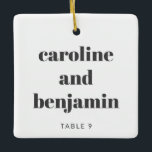 ユニークカスタム座席表冬のクリスマス結婚の セラミックオーナメント<br><div class="desc">冬の結婚式を特別に特別に作るユニークこの座席表のセラミックカスタムオーナメント,お客様のためのパーソナライズされたとして二重。タイポグラフィに名前をエレガント付け、思いやりある護衛カードや大切に思い出せる記念カードとして使われる。クリスマスに最適結婚な、このフェスティバルデザインは、あなたのテーブルのデコー魅力的ルにtouchを追加し、タイムレスなエレガンスと休日の応援をブレンド。</div>