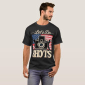 ユニークデザインフォトグラファーのデイシャツ Tシャツ (正面フル)